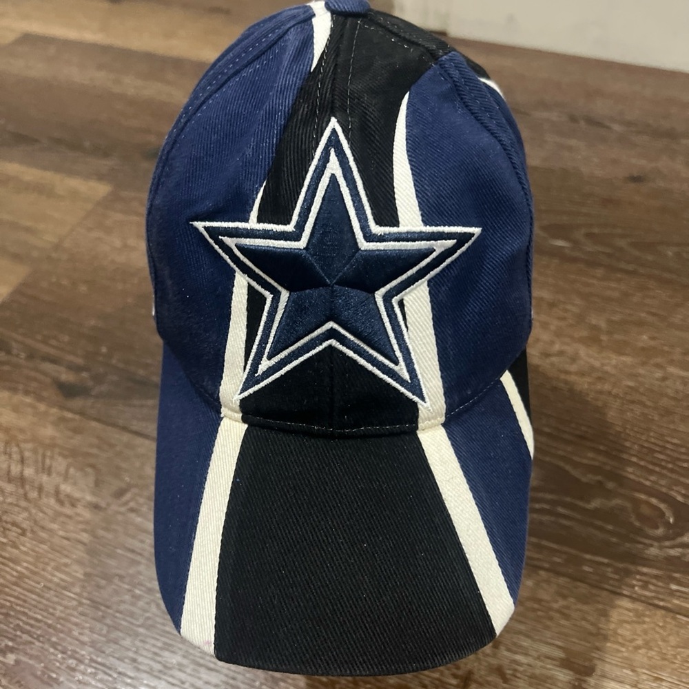 Dallas cowboy white Blue and Black Star Embroidered hat one size by NfL Reebok